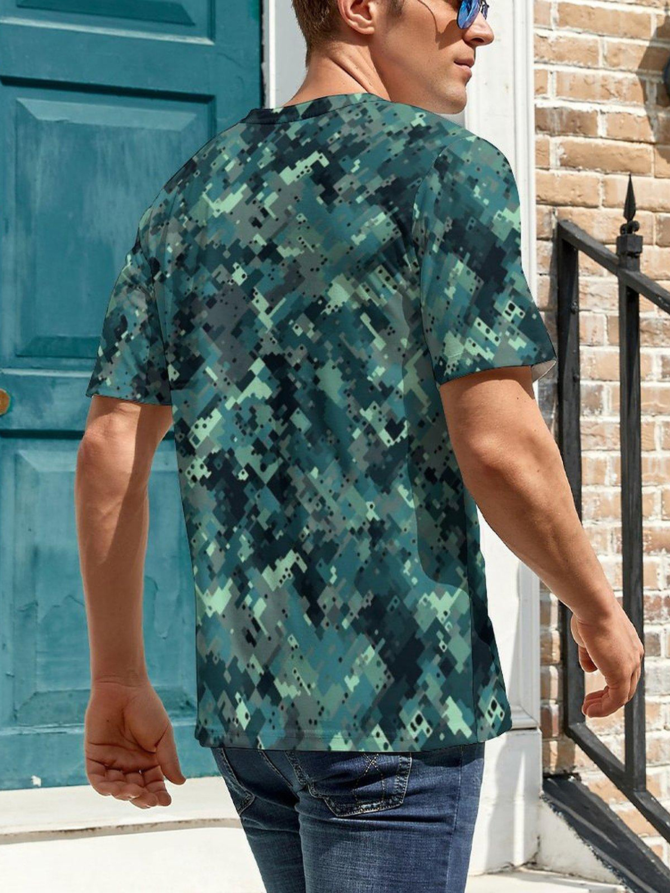 mens camouflage graphic print t shirt details 3